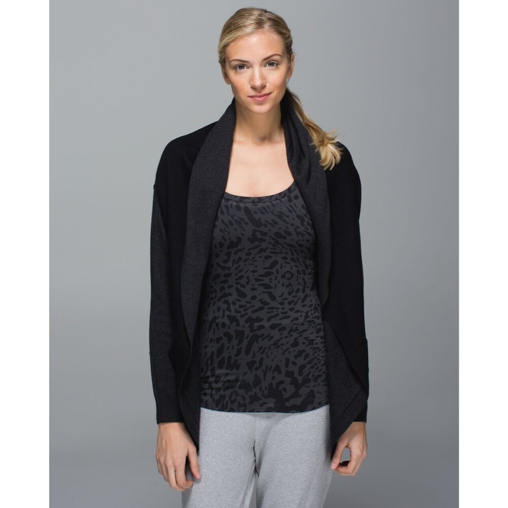 LULULEMON Cabin Yogi Wrap Cardigan Size 2/4 S Heathered Black / Black EUC B77